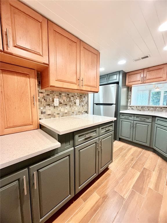 7400 SUN ISLAND DRIVE S 111 photo 6