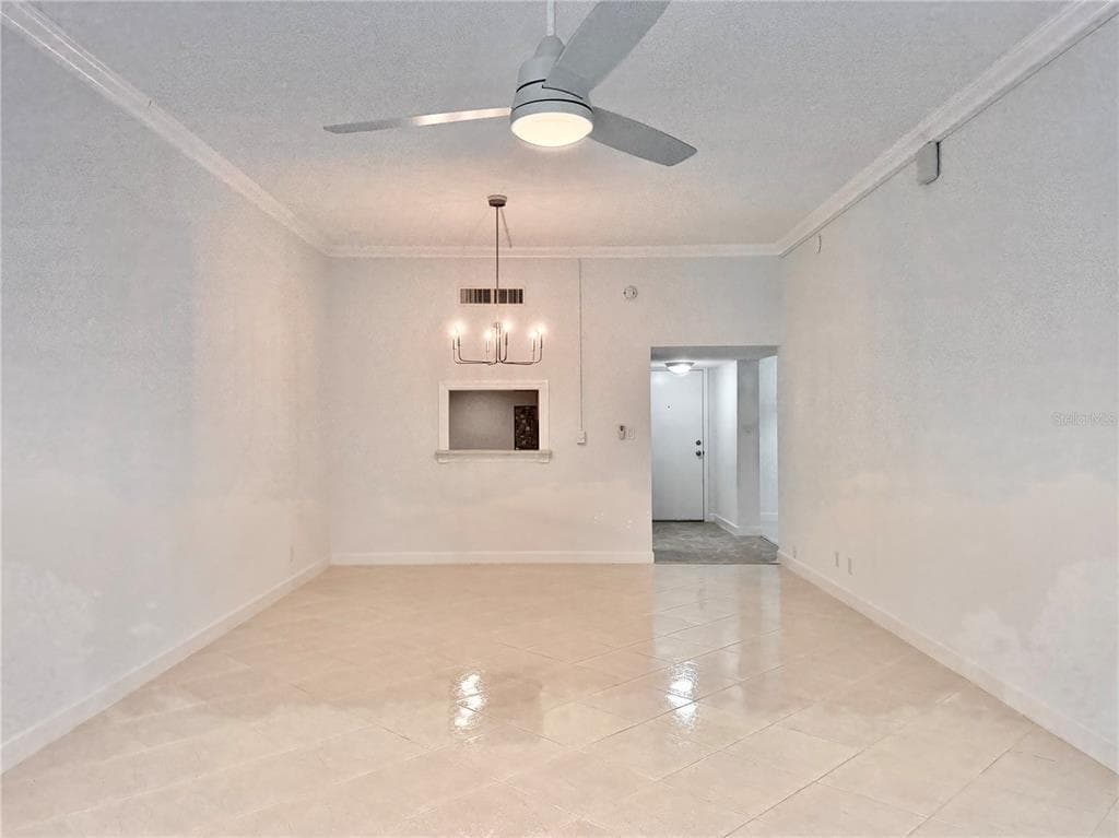 7400 SUN ISLAND DRIVE S 111 photo 9