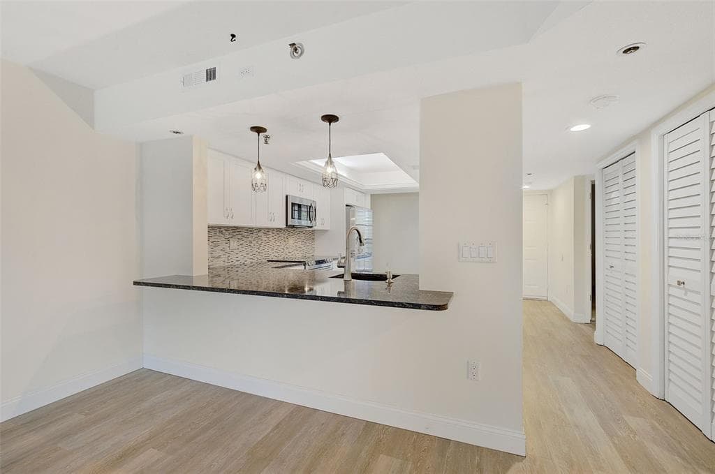 7204 JESSIE HARBOR DRIVE #7204 3