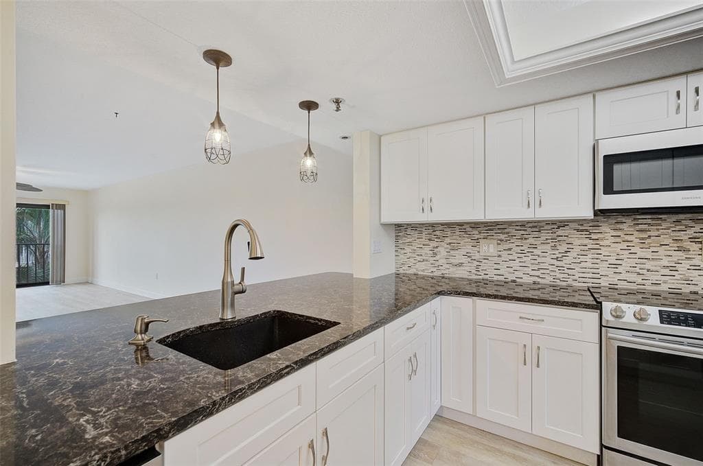 7204 JESSIE HARBOR DRIVE #7204 5