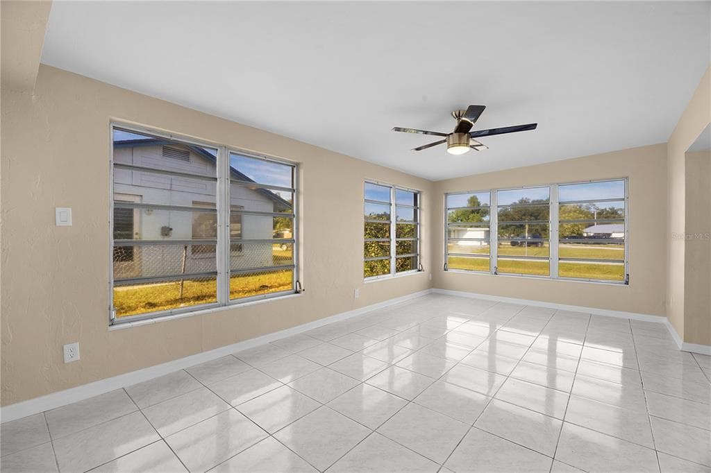 275 LAKEVIEW DRIVE photo 7