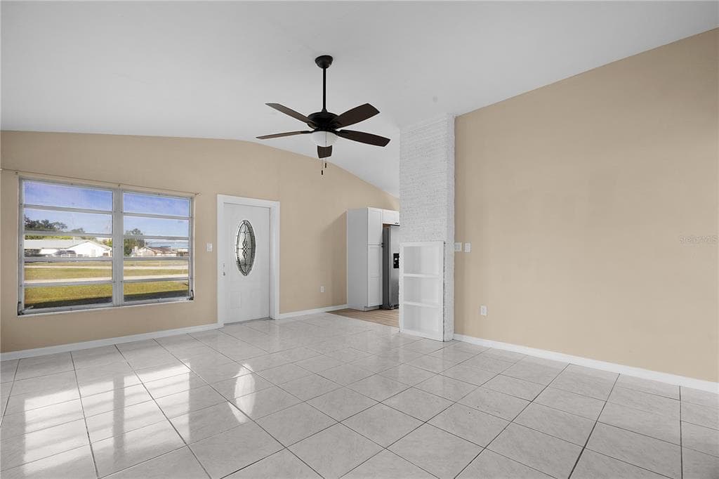 275 LAKEVIEW DRIVE photo 5