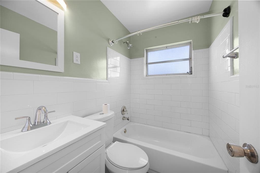 275 LAKEVIEW DRIVE photo 11