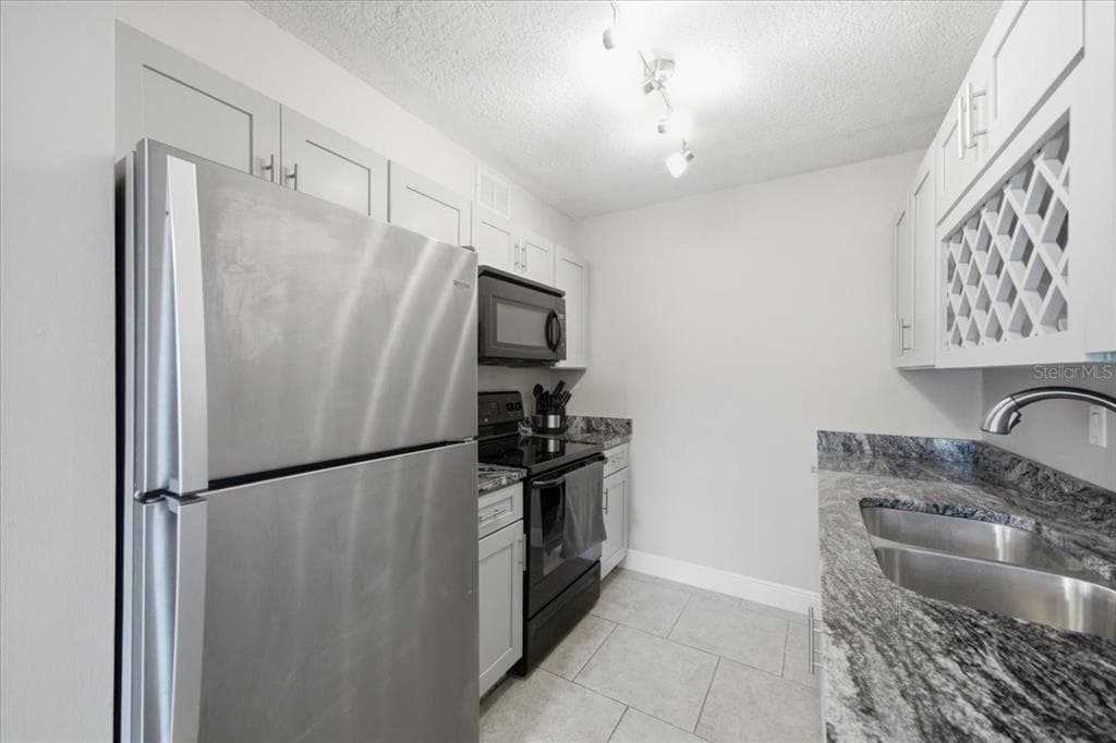 4843 COQUINA KEY DRIVE SE A photo 2