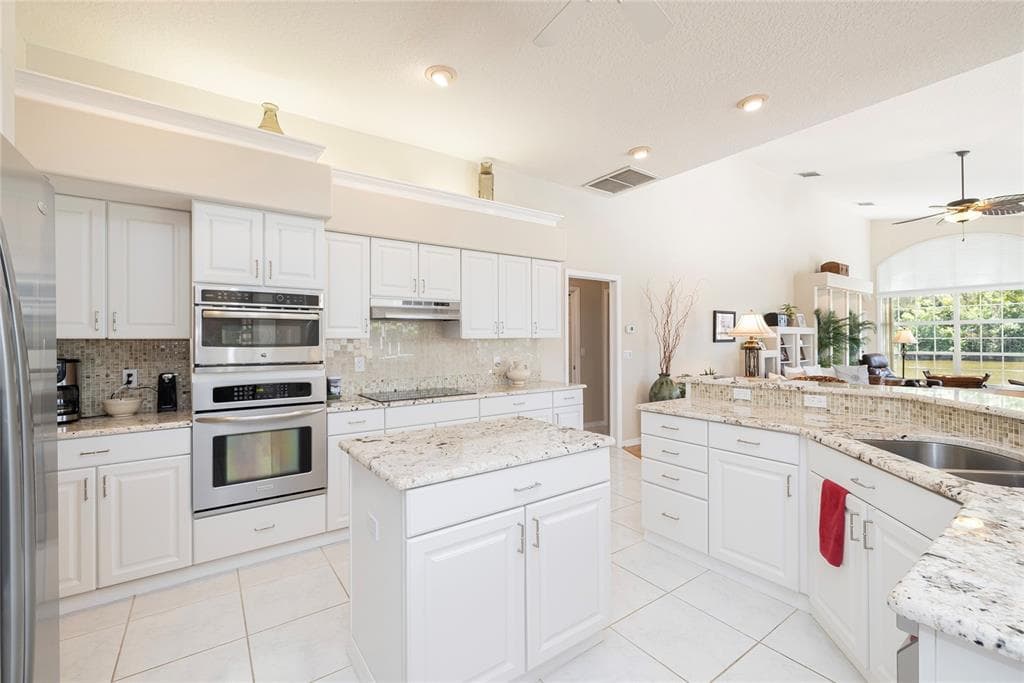 2055 DIAMOND COURT photo 17