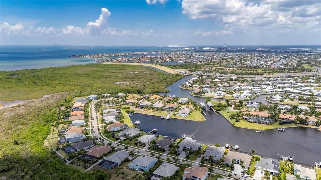 825 MANNS HARBOR DRIVE 3
