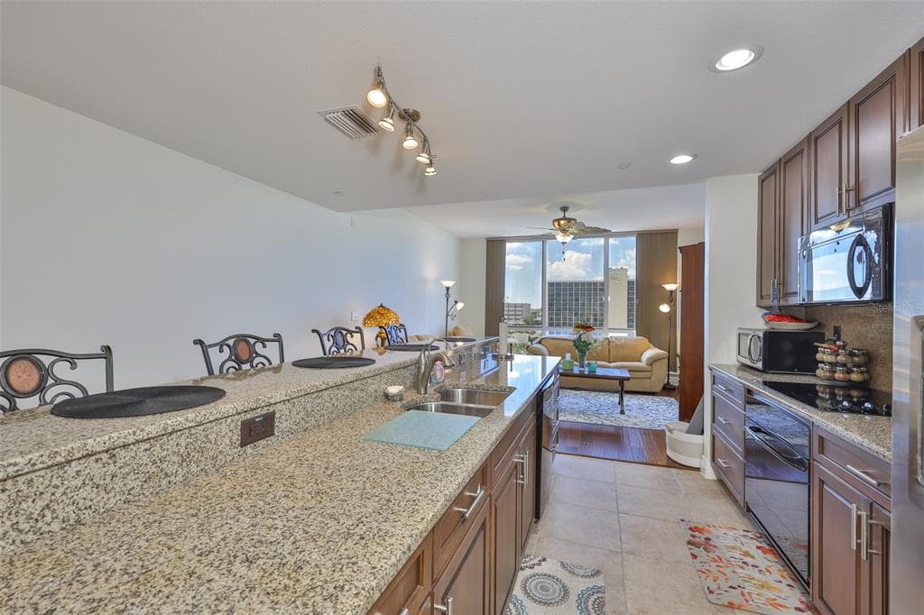 331 CLEVELAND STREET 702 photo 4