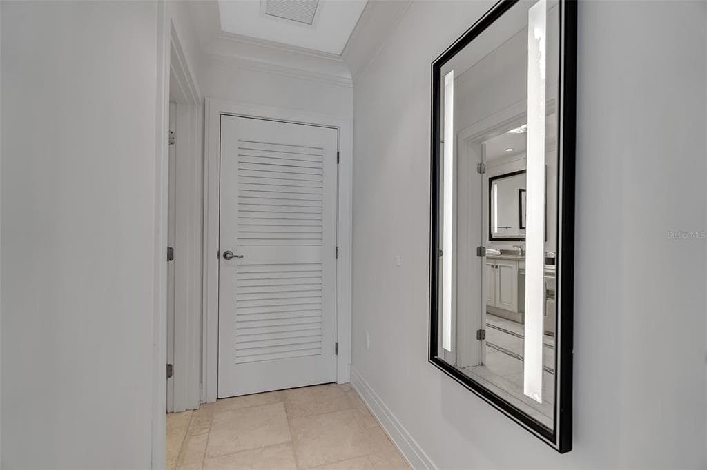 915 SEASIDE DRIVE 611 photo 23