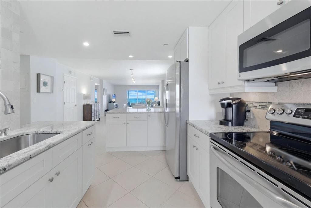 20 WHISPERING SANDS DRIVE 501 photo 23