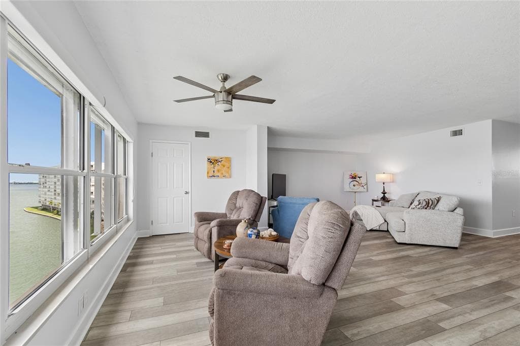 5980 SHORE BOULEVARD S 909 photo 14