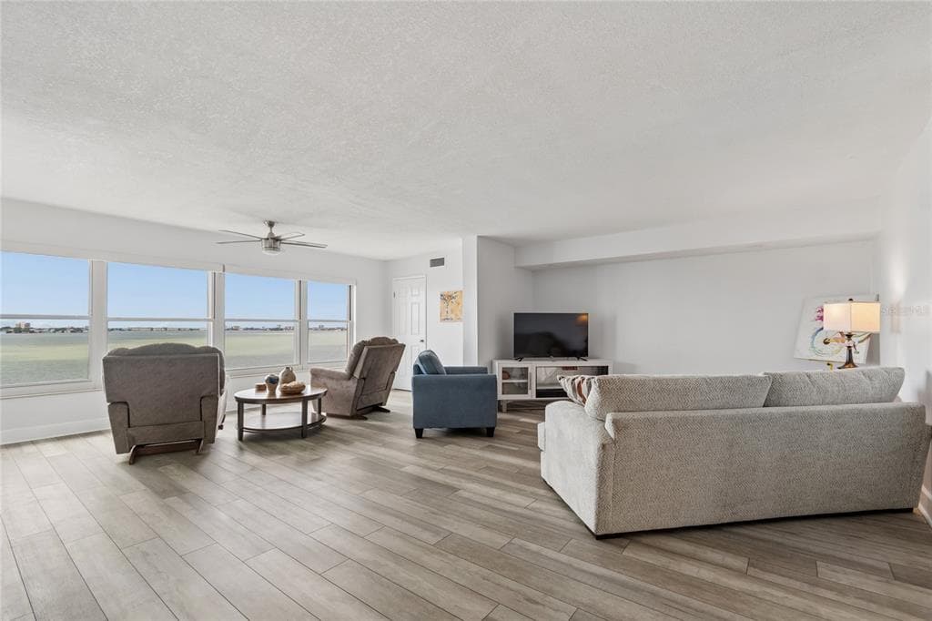 5980 SHORE BOULEVARD S 909 photo 11
