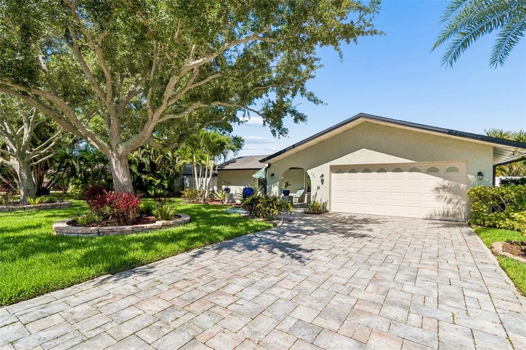 725 DEL ORO DRIVE photo 2