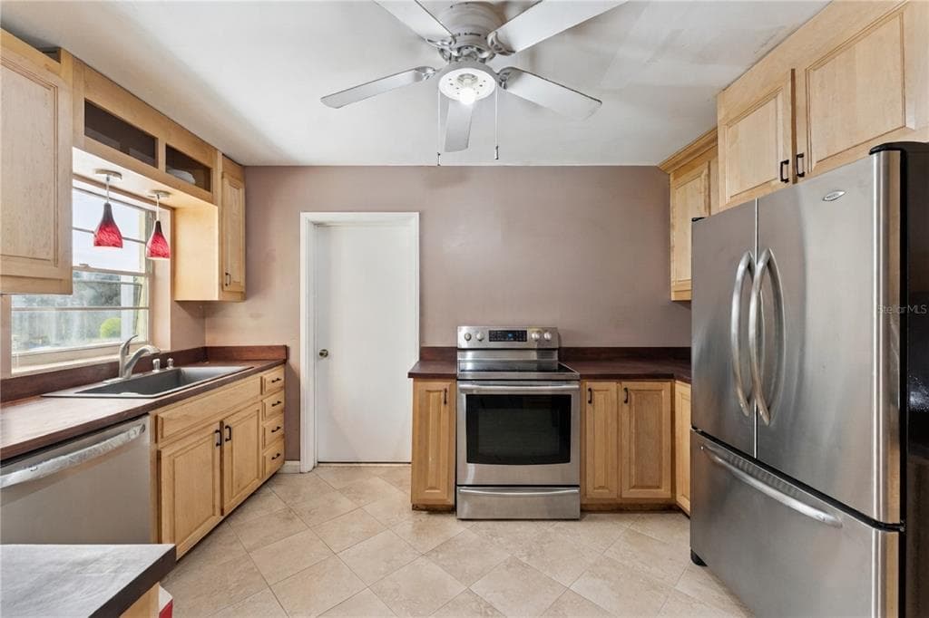 1003 LAKE BELL DRIVE photo 9
