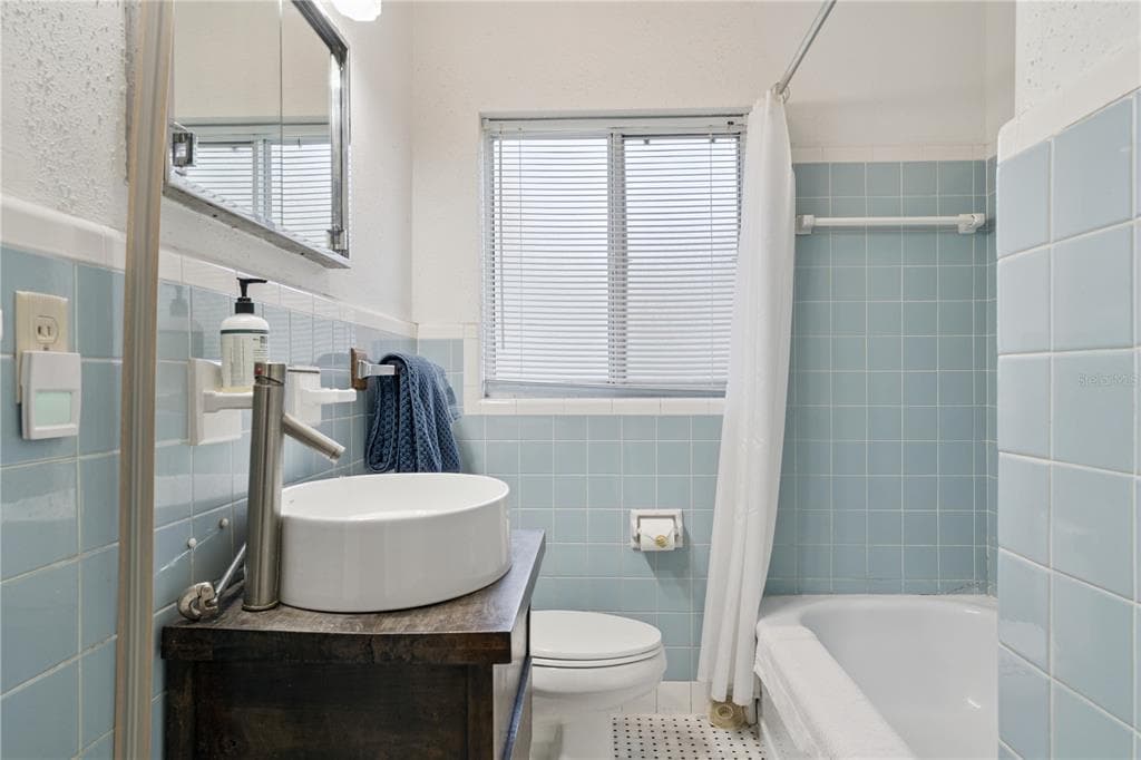 1003 LAKE BELL DRIVE photo 11