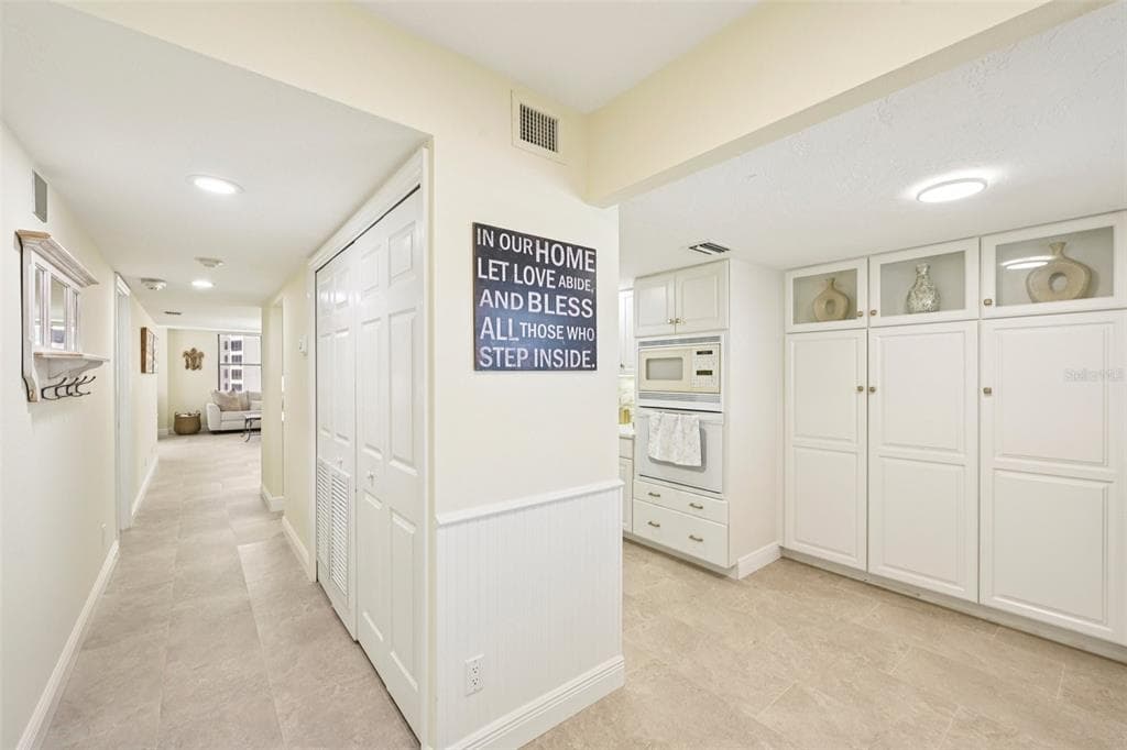 5780 MIDNIGHT PASS ROAD 407 photo 9