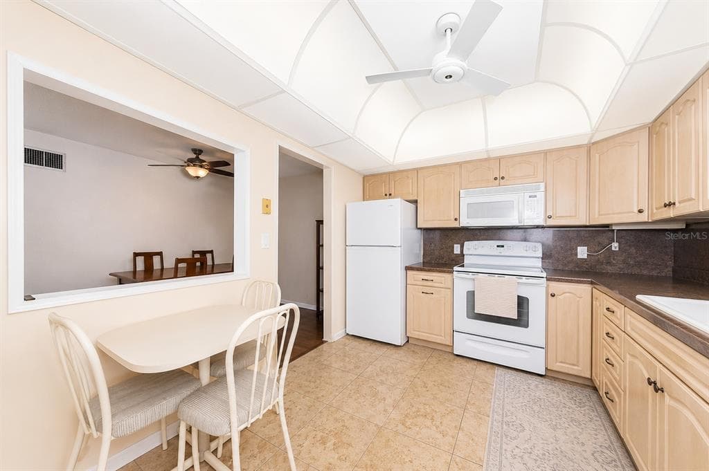 4700 COVE CIRCLE 208 photo 13