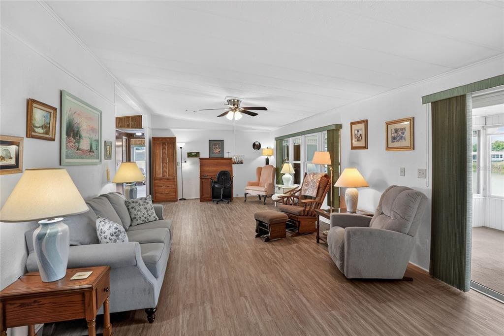 2055 S FLORAL AVENUE 262 photo 7