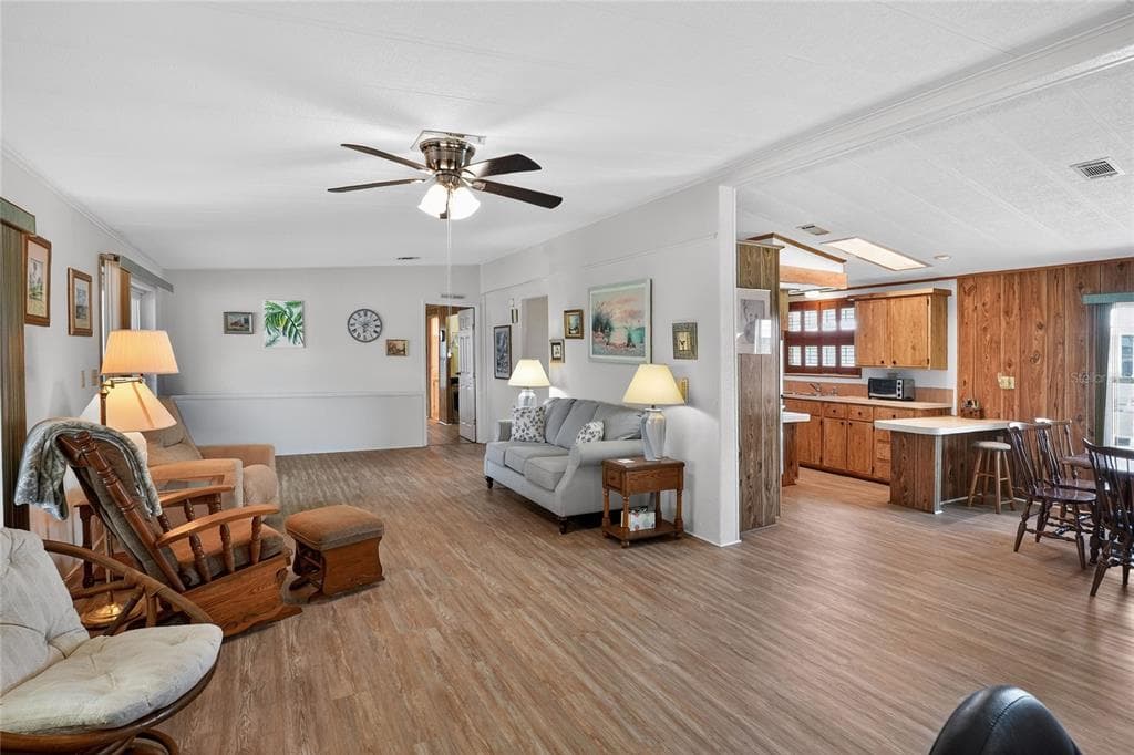 2055 S FLORAL AVENUE 262 photo 8