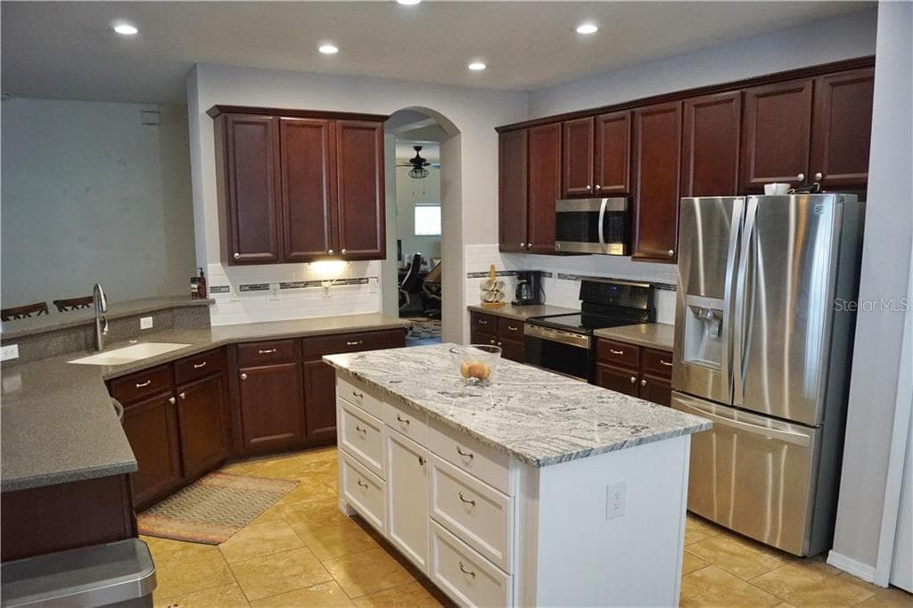 1742 MIRA LAGO CIRCLE photo 16