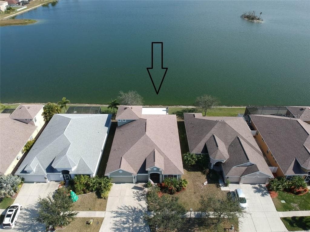 1742 MIRA LAGO CIRCLE photo 3