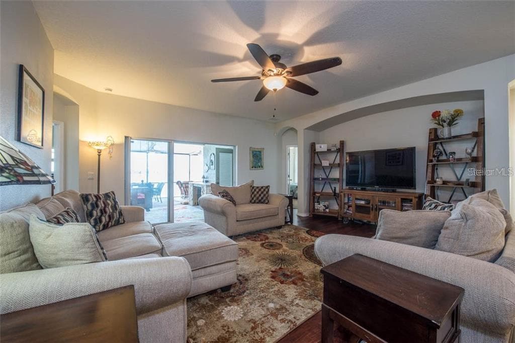 1742 MIRA LAGO CIRCLE photo 8
