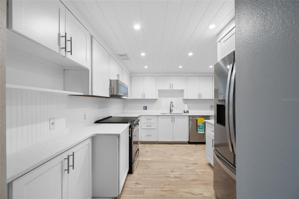 1621 GULF BOULEVARD 706 photo 9