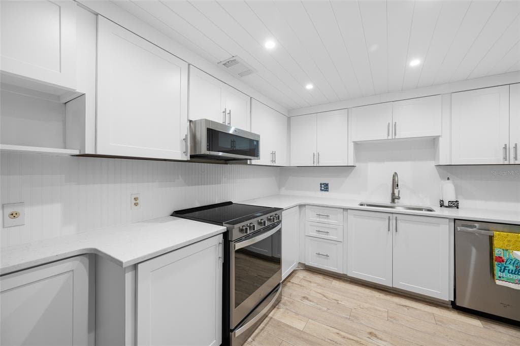 1621 GULF BOULEVARD 706 photo 10