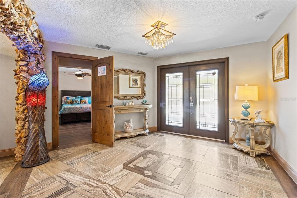 357 LA HACIENDA DRIVE photo 15