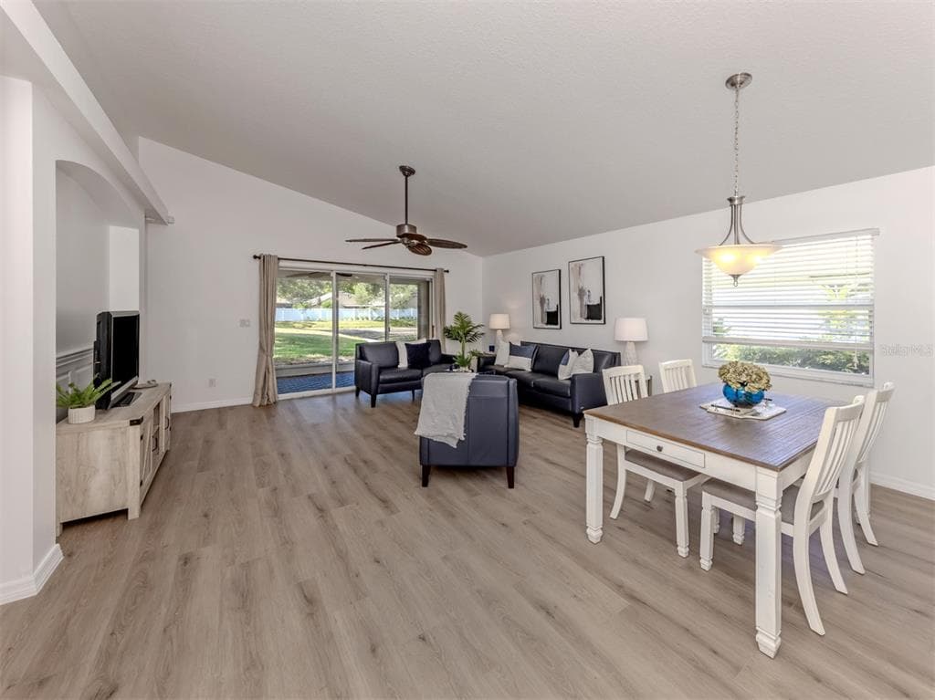 3224 WOODBERRY LANE photo 4