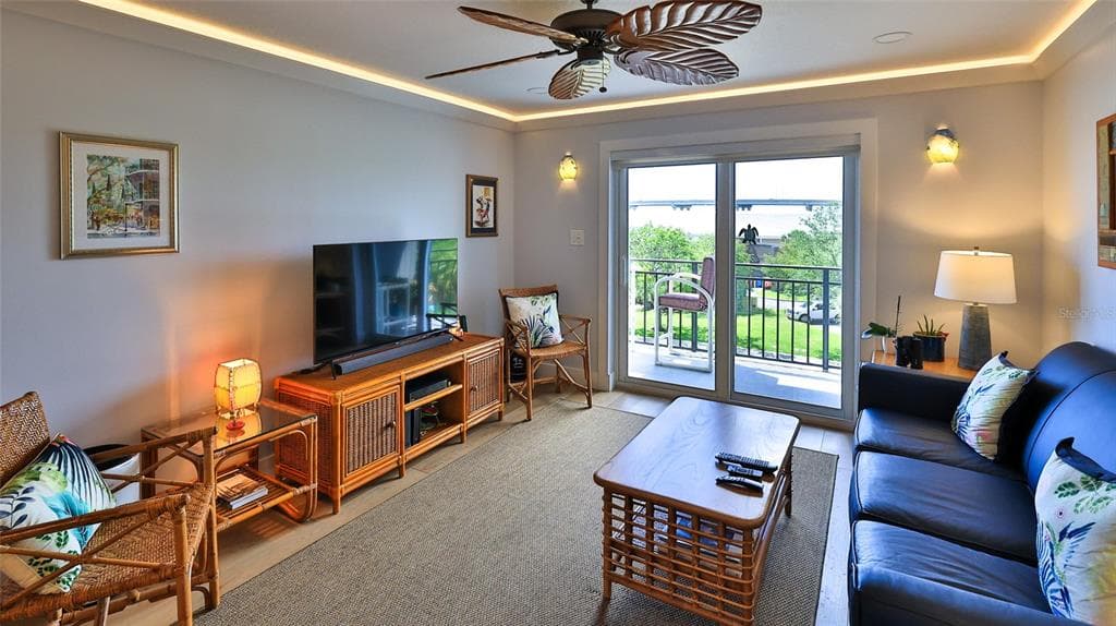 101 N RIVERSIDE DRIVE 4120 photo 8
