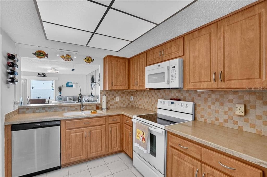 7400 SUNSHINE SKYWAY LANE S 126 photo 21