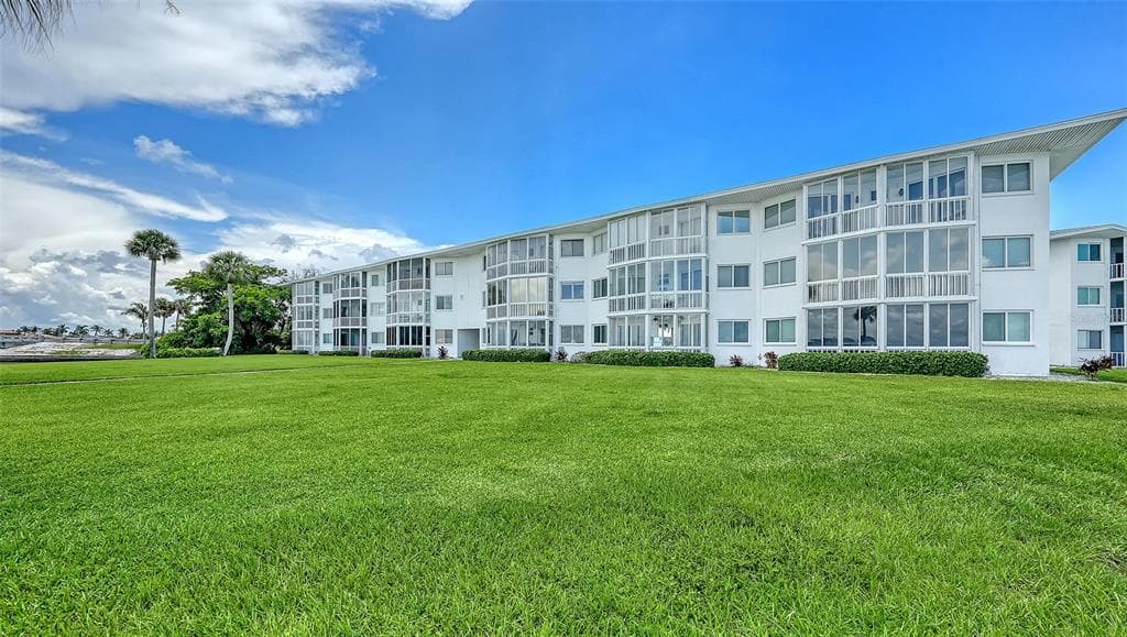 777 JOHN RINGLING BOULEVARD #24 3
