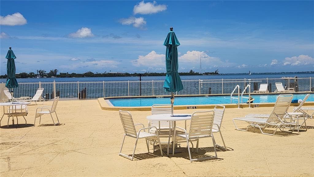 777 JOHN RINGLING BOULEVARD 24 photo 24