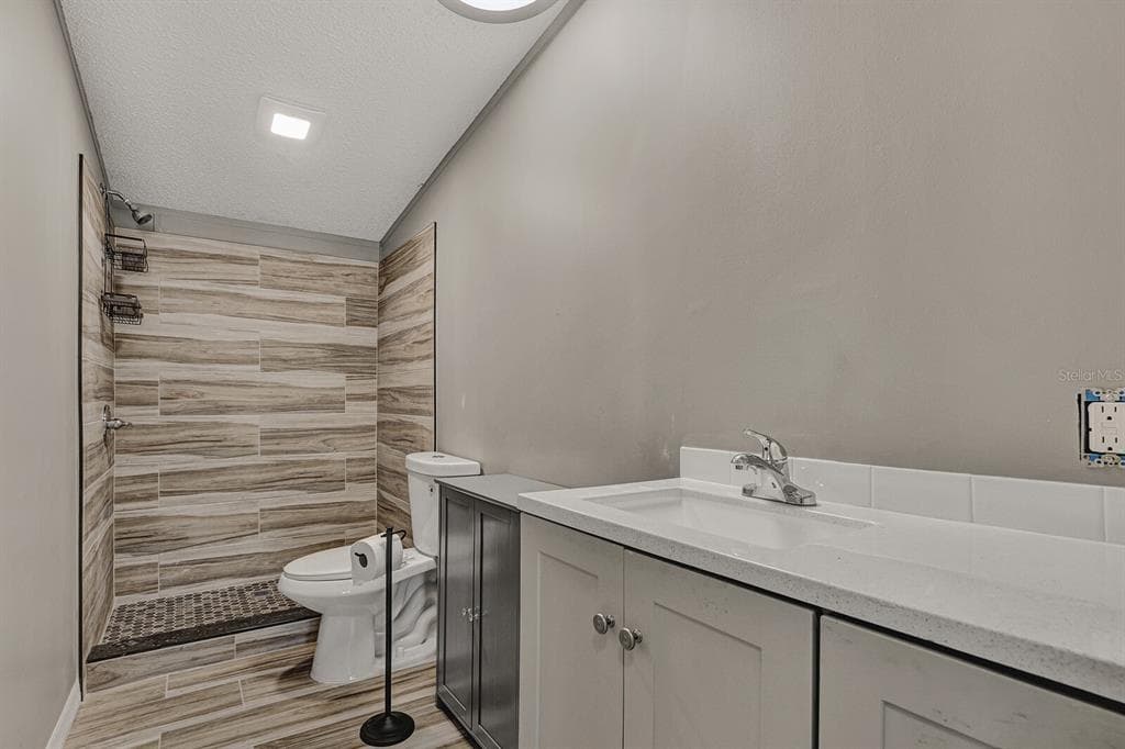 141 WOODS ROAD photo 16