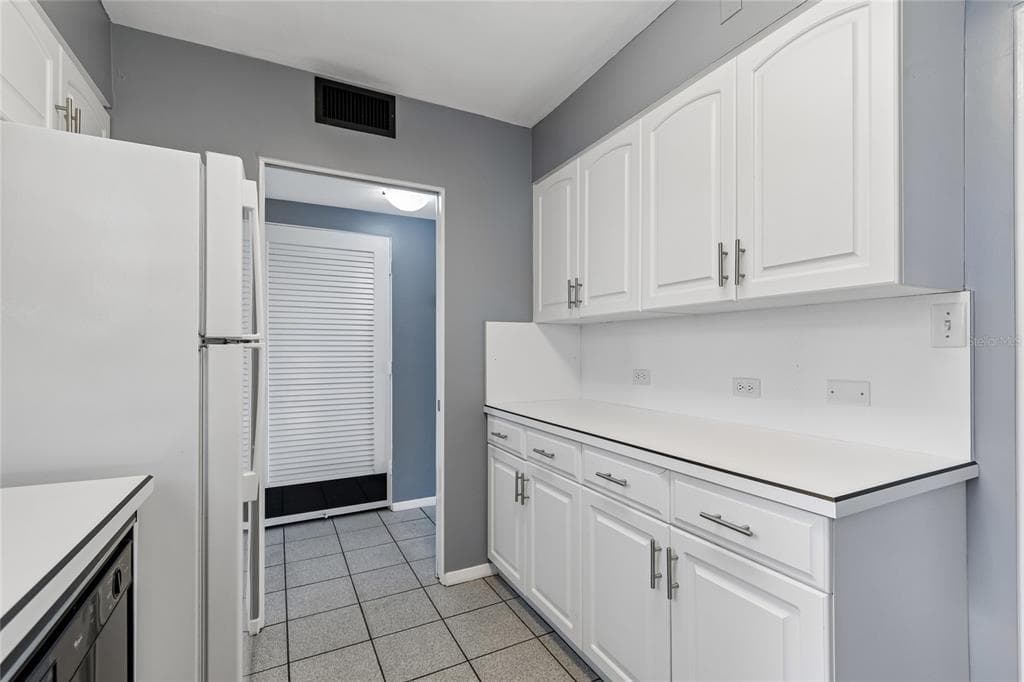 1365 N SNELL ISLE BOULEVARD NE 2E photo 8