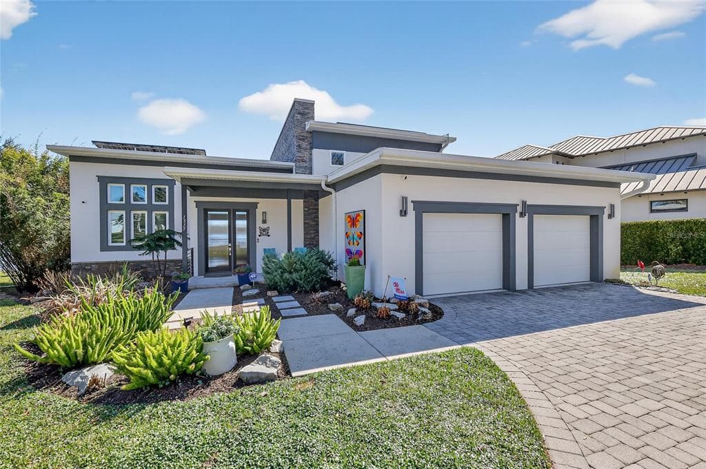 1535 SUNSET CIRCLE 3