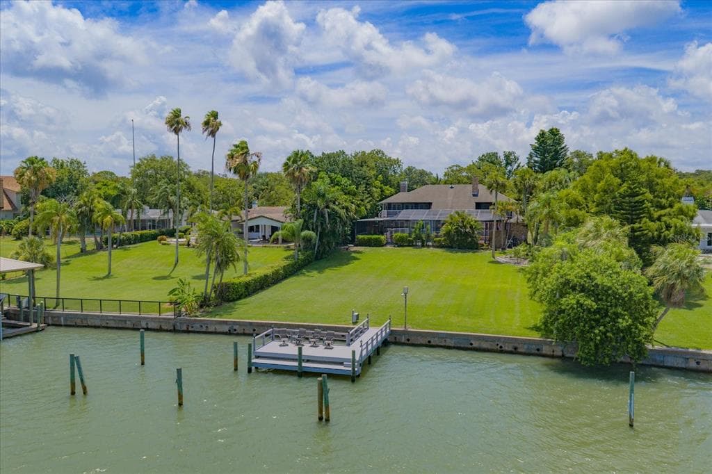 220 HARBOR VIEW LANE 2