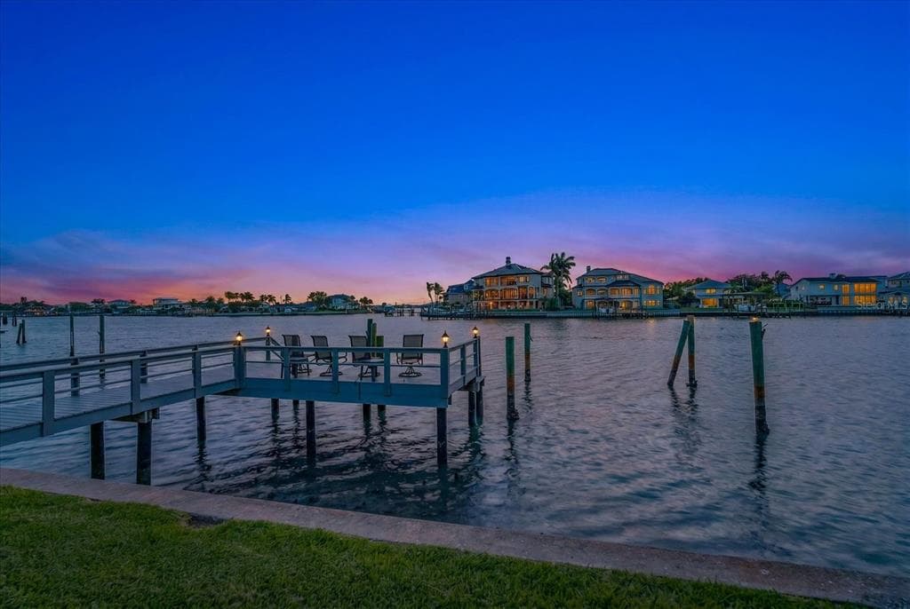 220 HARBOR VIEW LANE photo 12