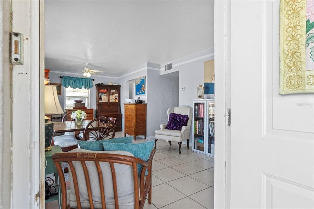 3197 NORMANDY DRIVE photo 4