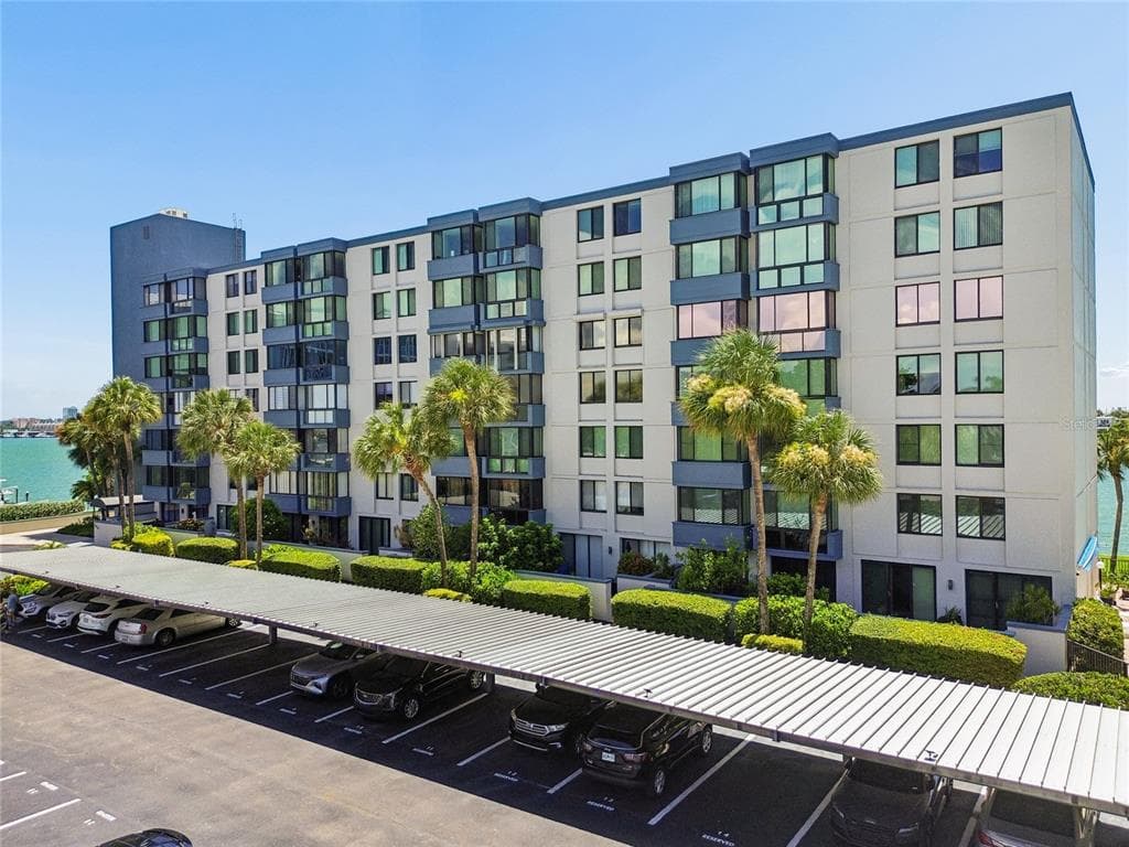 644 ISLAND WAY #405 2