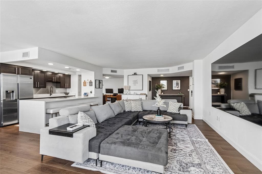 644 ISLAND WAY #405 3
