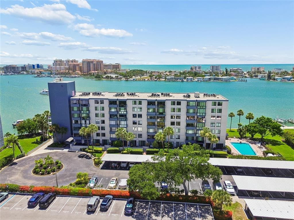 644 ISLAND WAY #405 1