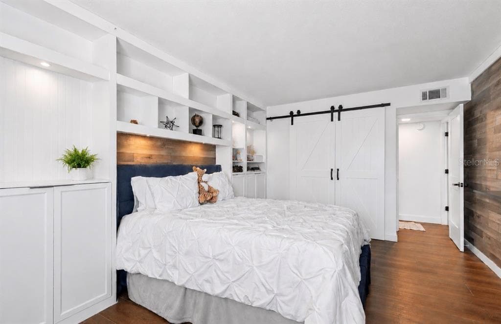 644 ISLAND WAY 405 photo 21