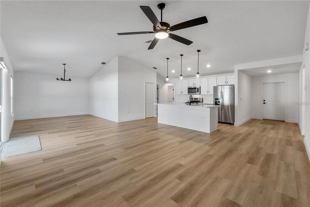 18 FLAMINGO DRIVE photo 13