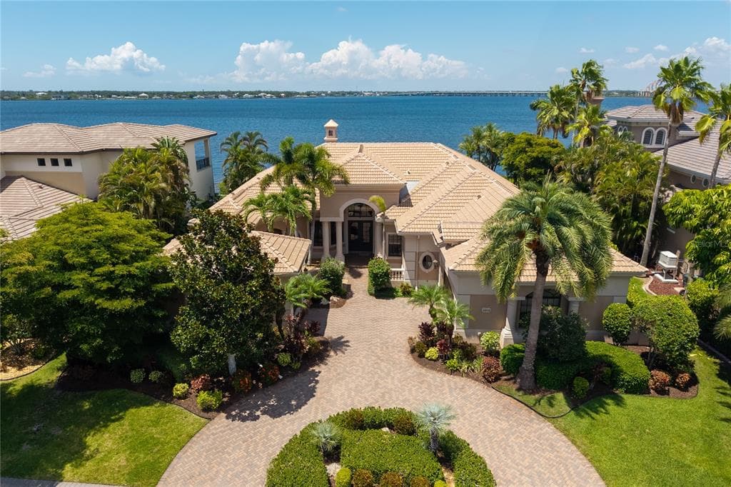 3803 HAWK ISLAND DRIVE photo 2