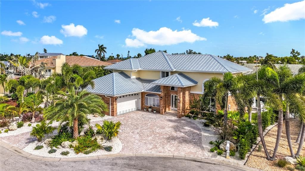 620 NORTH POINT DRIVE 2