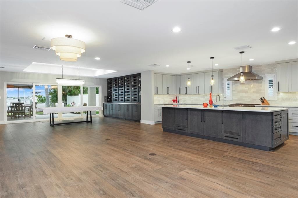 303 BATH CLUB BOULEVARD N 3