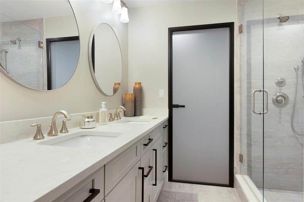 303 BATH CLUB BOULEVARD N photo 19