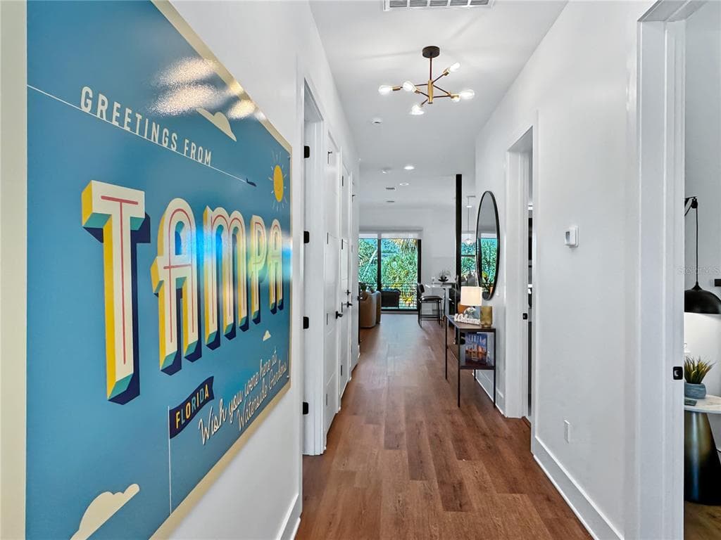 2519/1 N RIVERSIDE DR photo 11