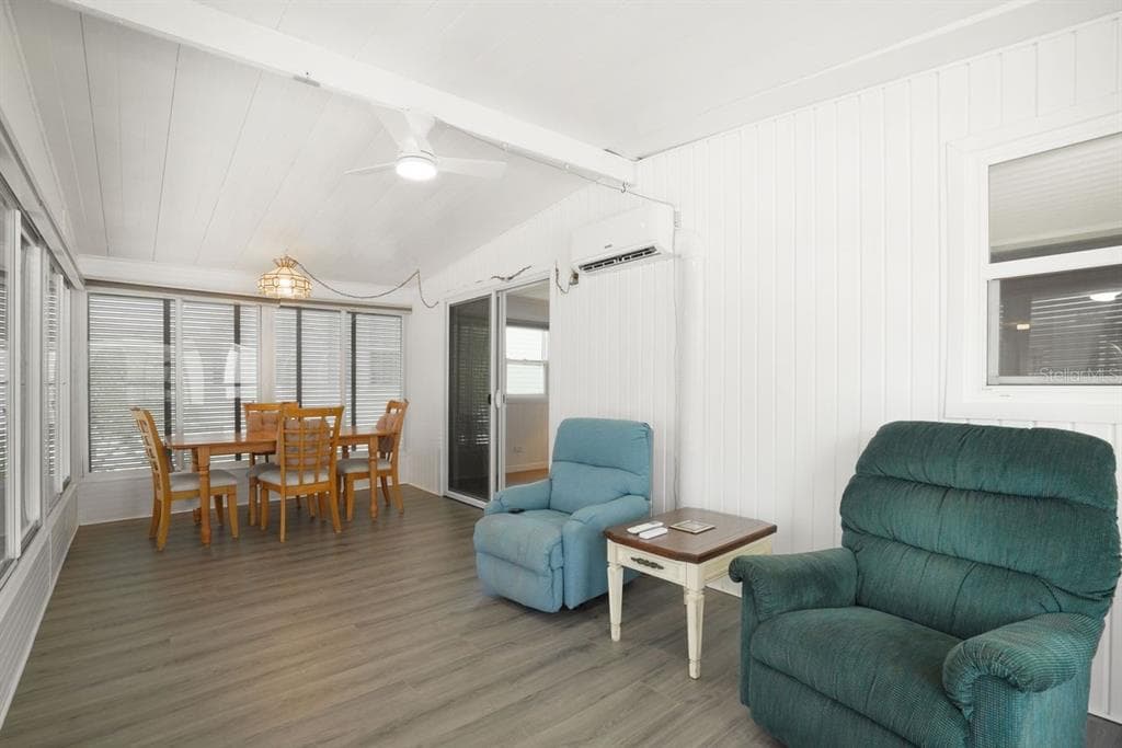 654 BLACKBURN BOULEVARD photo 15